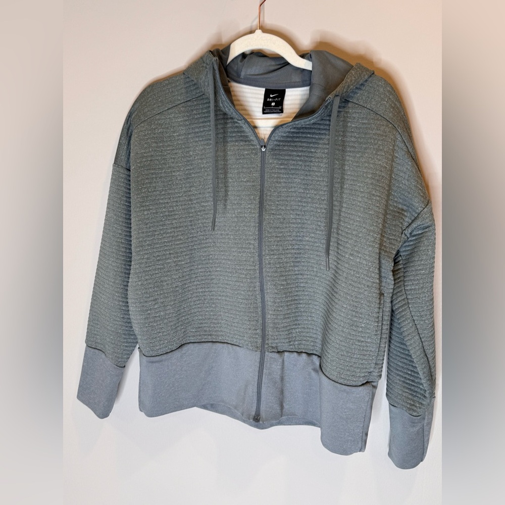 Women’Nike Gray Zip-Up Hoodie size small